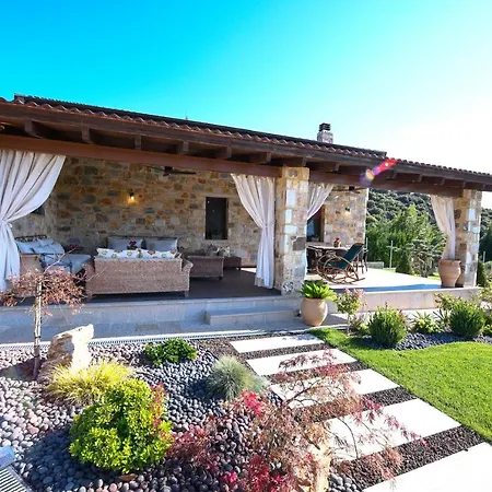 Pinelia Villa *