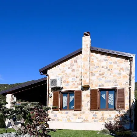 Villa Pinelia Mirtofiton