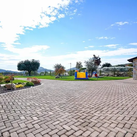 Pinelia Villa